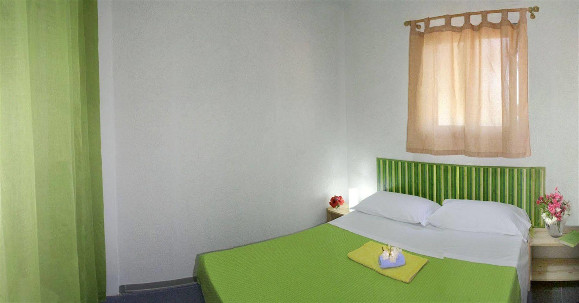 Camping Villaggio Lamaforca Torre Santa Sabina Bagian luar foto
