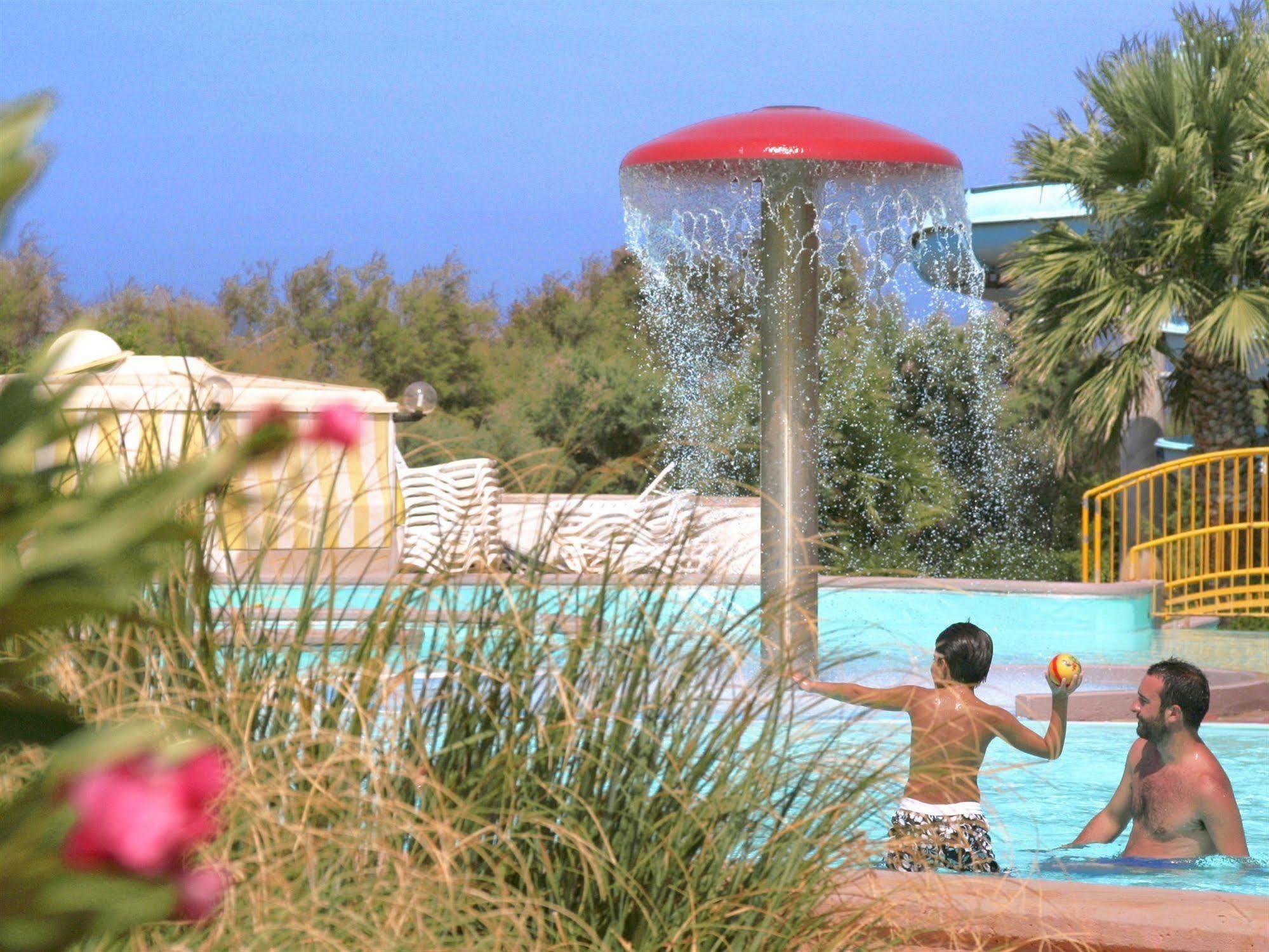 Camping Villaggio Lamaforca Torre Santa Sabina Bagian luar foto